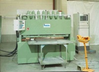 VPS 589 - машина приварки обрамляющей полосы к торцам панели прессованного или сварного решетчатого настила